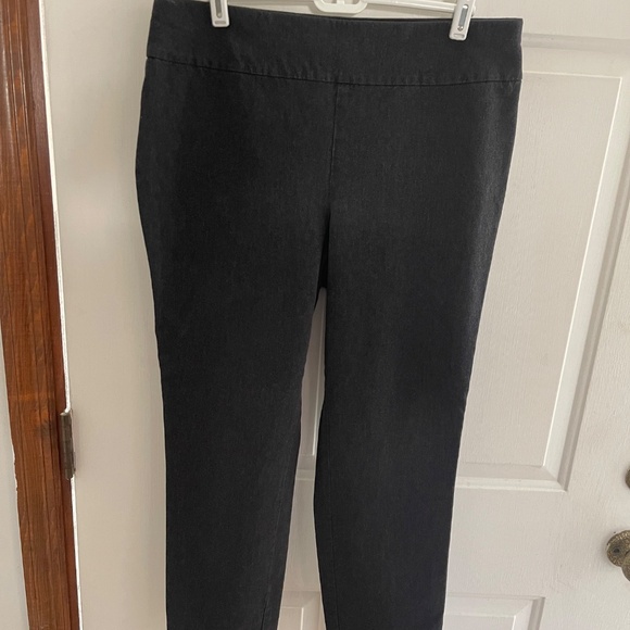 Chico's Fabulously Slimming Pull-On Pants size 1.5 short (10 short) - Picture 7 of 10